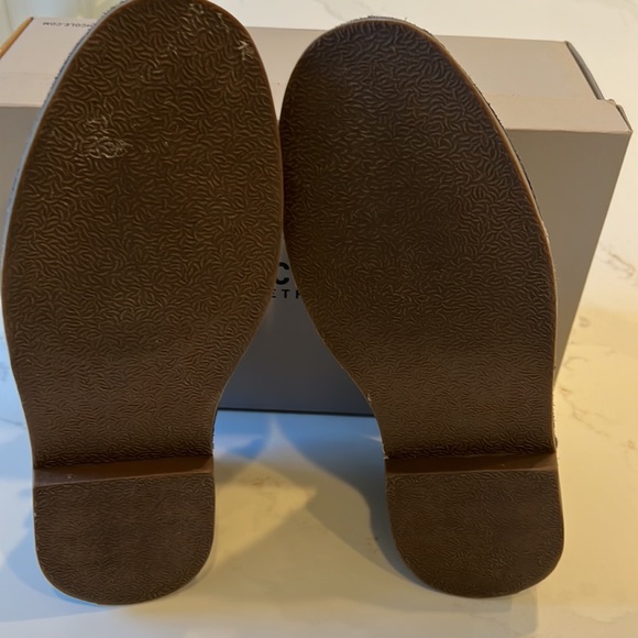 Kenneth Cole boys chukka boots, size 8.5 - Picture 4 of 5